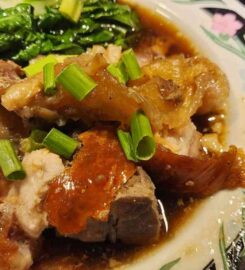 Jempoy’s Lechon Victoria