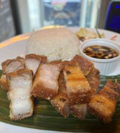 La Isla Manila Karaoke Bar & Grill